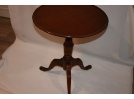 (#5A) Classic Mahogany Dish Top Tripod Table With Cabriole Legs