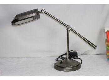 ((202)Verilux Deluxe Heritage Table Lamp Serial# K061200with Optix Glare Control Filter NEEDS BULB