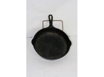 (#22) Griswold 9 1/2' In. Iron Skillet