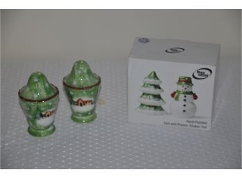 (#31) The Cellar Log Cabin Salt And Pepper Shaker Sets (2) One Set New In Box