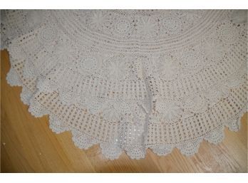 (#109) Crocheted Oval Table Cloth 54x82 Comes With Plastic Liner - Excellent