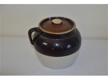 (#149) Vintage USA Covered Bean Pot 8' Oven Use