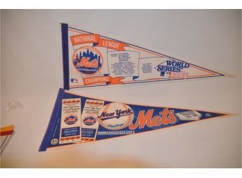 (#123) Lot Of 2 Large NY Mets 1986 World Series Novelty Souvenir Felt Pennant Flag Banners