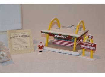 (#109) Hawthorne Village 'THE GOLDEN ARCHES' No. A4351 Lighted Happy Memories Village With Certi.