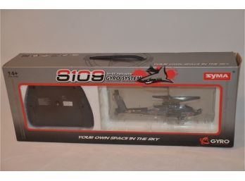 (#112) Gyro Remote Control S109 AH-64 Helicopter 35 Channel System In Box