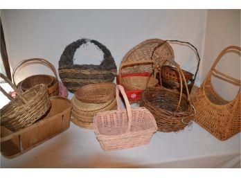 (#46) Lot Of Assorted Baskets Large And Medium