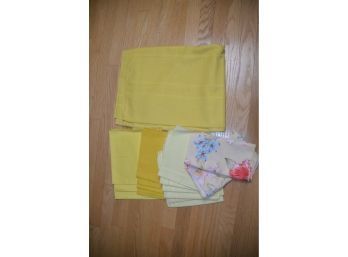 (#115) Spring Colors Pale Yellow Table Cloth 52x66 With 15 Assorted Napkins