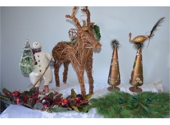 Branch Reindeer, Gold Glass Decor (1 Of Them Slight Chip), Snowman, Swag, (#35/25)
