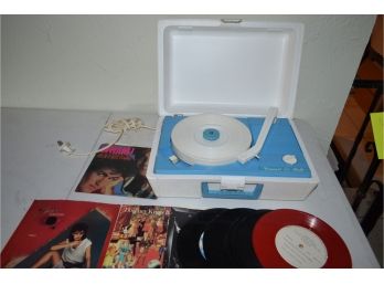 Vintage Working Portable Turn Table And 45 Records