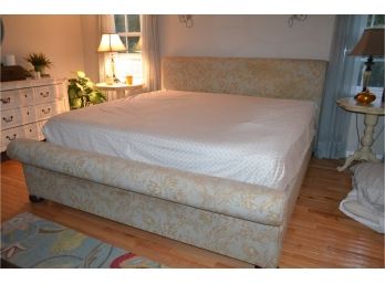 Ballard Upholstered Toile King Bed (no Mattress)