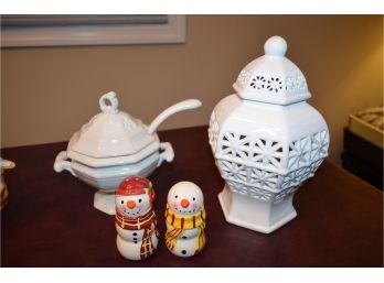 William Sonoma Soup Terrine  And Porcelain Lantern With Lid,  Christmas Salt And Pepper