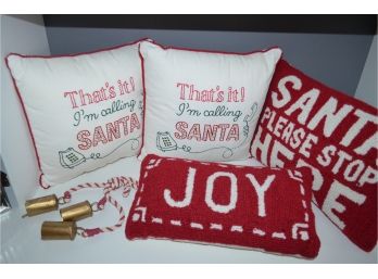 Christmas Accent Pillows (4), Bells