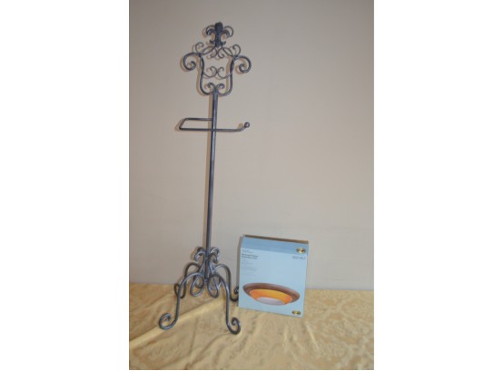 (#113) Toilet Paper Holder And Light Fixture