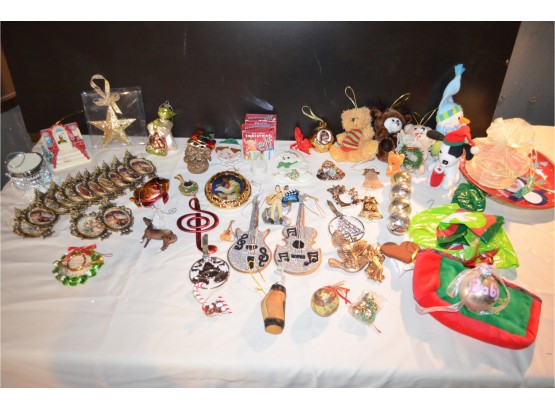 (#14) Assortment Of Christmas Tree Ornaments
