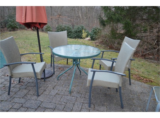Round Table And 4 Chairs With Umbrella