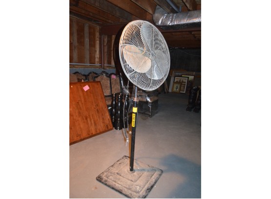 Large Working Commercial Fan 70'H