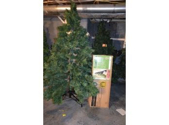 NEW Artificial 7.5ft Christmas Tree With Stand