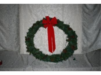 (#10a) Lg. 30' Artificial Wreath With 3 Way Switch  Check Description