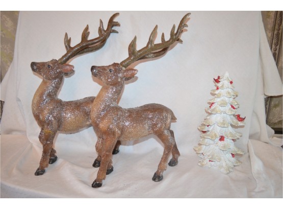 (#42) Reindeer Resin And White Christmas Tree