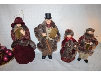 (#31) Victorian Christmas Family Doll (4) , Candle Holder