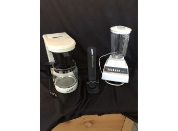 (#122)- Proctor Silex Coffee Pot, Hamilton Beach Blender, Brookstone Electric Wine Opener