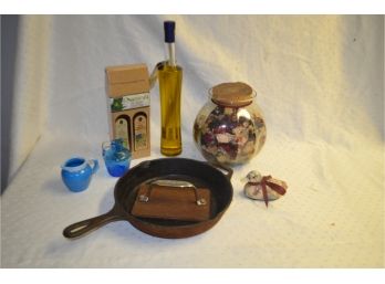 (#316 ) Lodge Cast Iron Pan,  Imported Olive Oil & Vingar