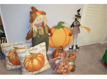 (#234) Fall Decorative Pillows, Lawn Signs