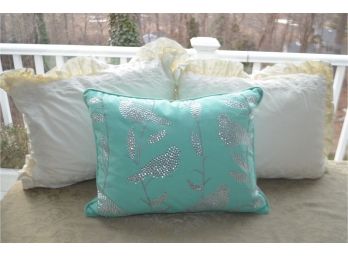 (#462) Decorative Pillows (3)