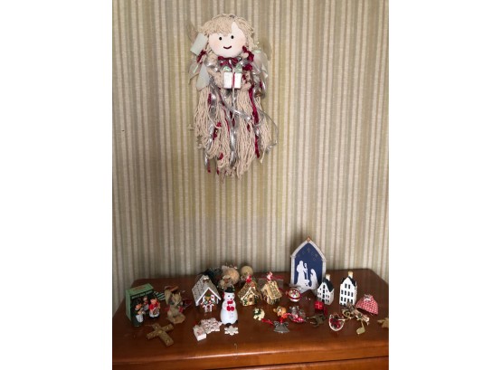 (#101a) Christmas: Wall Hanging, Ornaments,