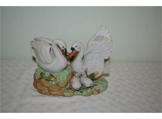 (#15) Porcelain Swan Statue
