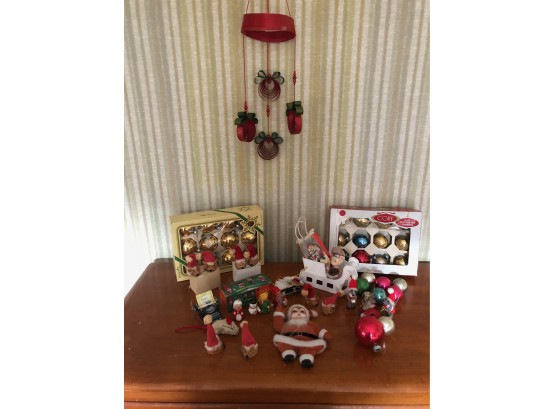 (#103a) Vintage Christmas Glass & Plastic Ornaments, Santa, Nut Shell Mice