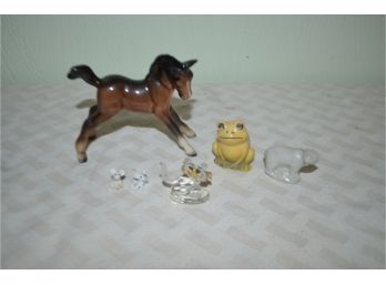(#16) Porcelain Horse, Mice, Cat