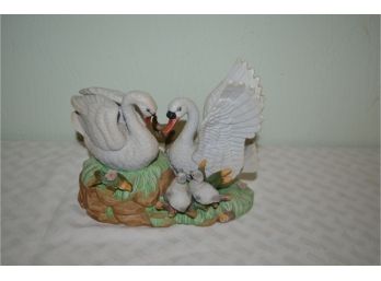 (#15) Porcelain Swan Statue