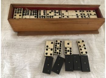 (#126a) Vintage Domino Set In Felt Box