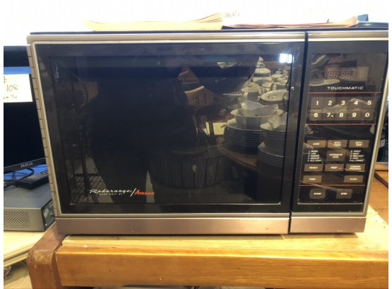 (#113) Amana Microwave Oven Model# RS458P