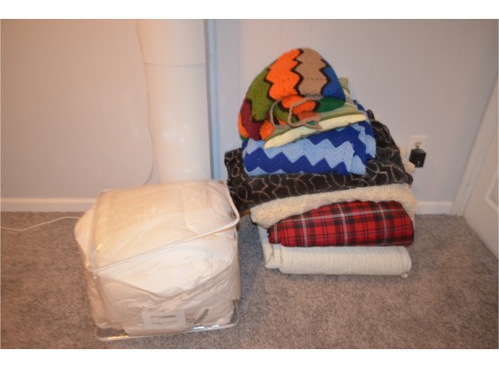 (#185) Assortment Of Blankets (downstairs)