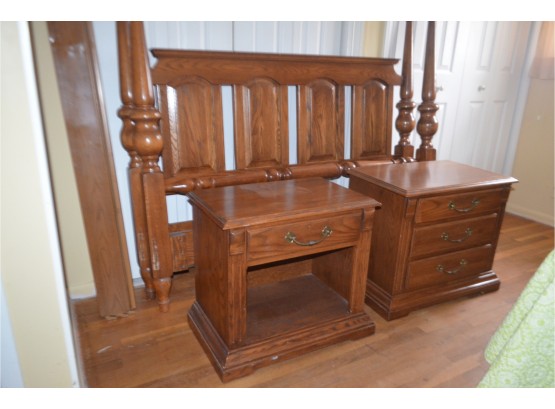 Oak Hill Night Stands (2) Queen Poster Head / Foot Board With Rails - See Details