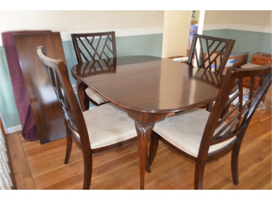 Traditional Mahogany Dining Table 2 Leafs And 4 Chairs (see Details)