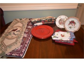 (#170) Christmas Royal Doulton Plate And Fritz & Floyd,  Red Charger Plates, Table Linen