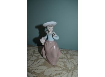 (#14) Nao By Lladro Birl With Flowers