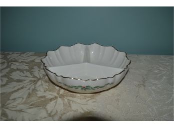 (#45) Lenox Christmas Divided Serving Candy / Condiment Dish