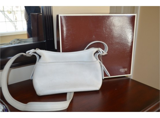 (#123) Vintage White Coach Handbag (slightly Worn Marks)