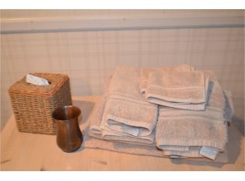 (#156) Bathroom Towels, Tissue Box And Cup