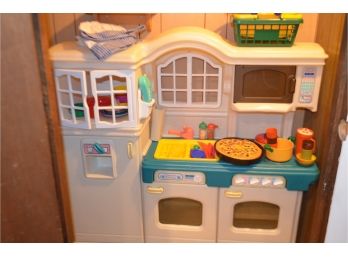(#183) Little Tikes Kitchen Set With Accessories