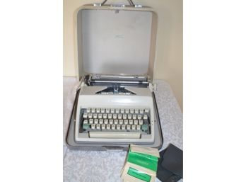 (#197) Vintage Olympia Typewriter In Original Case - Works