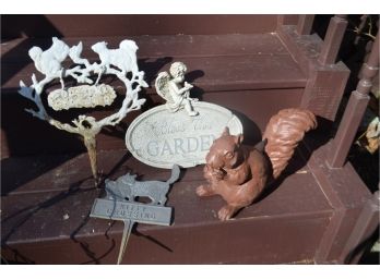 (#147) Metal Squirrel Garden Sign, Cat Garden Sign, Resin Plaque, Resin Squirrel (4 Items)