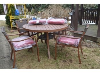 Plow & Hearth Cast Aluminum / Wicker Patio Table (4ft Round) With 4 Chairs And New Cushions