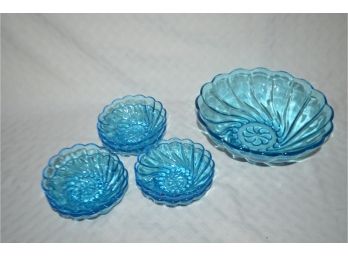 (#40) Blue Glass Bowl 9' With 6 Dessert Bowls 4.5'