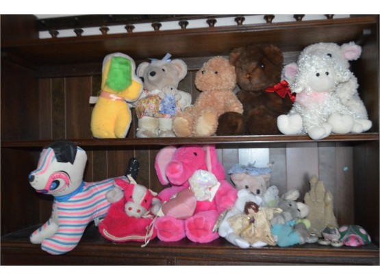 (#113) Assortment Of Stuff Animals - Beanie Baby Bear