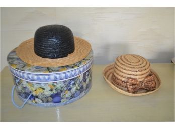 (#139) Straw Hats (2)  With Box (1)
